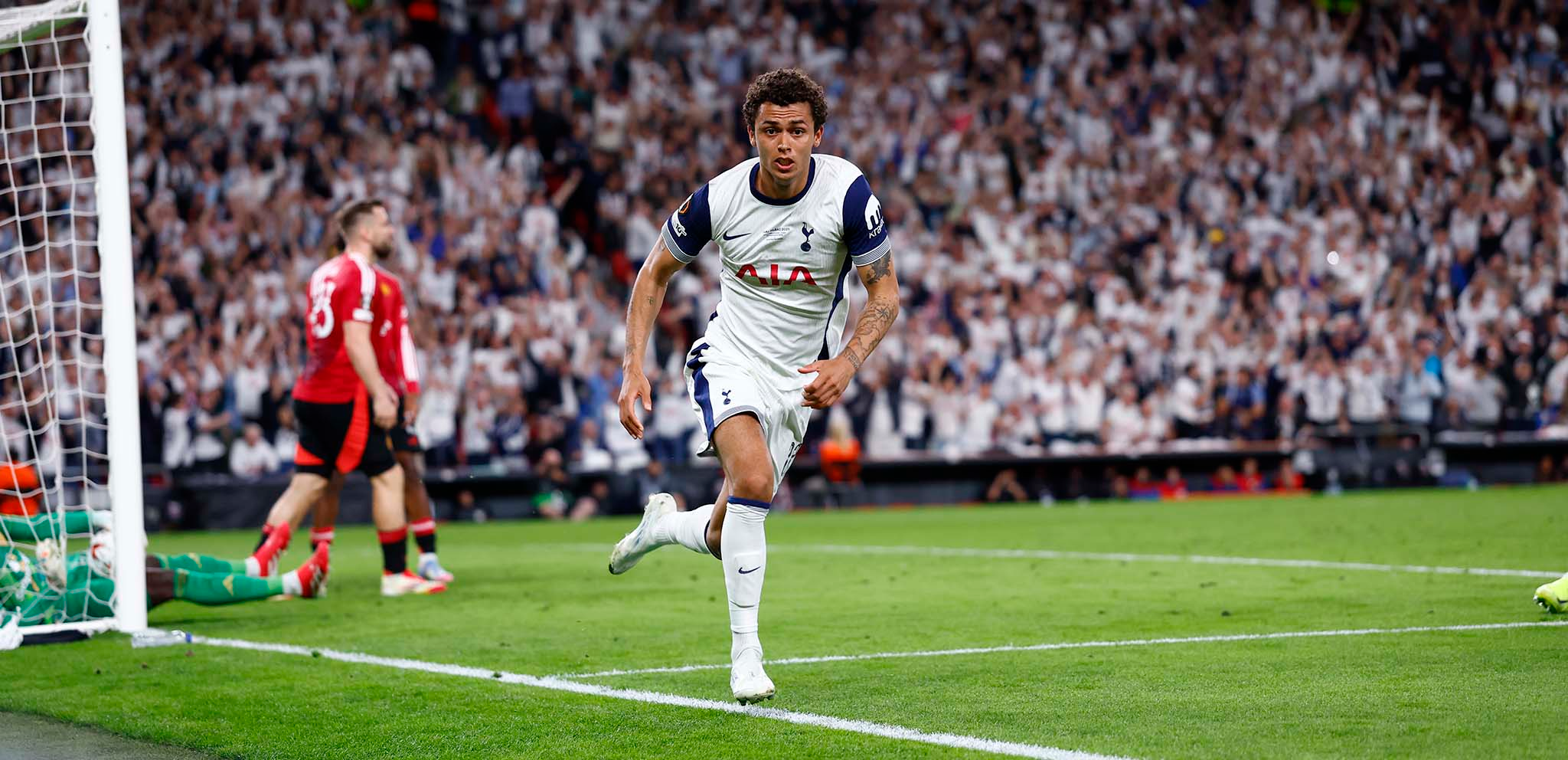 【公式発表】ジョンソンがパレス移籍が正式決定。17年ぶりの戴冠を導いた英雄が去る