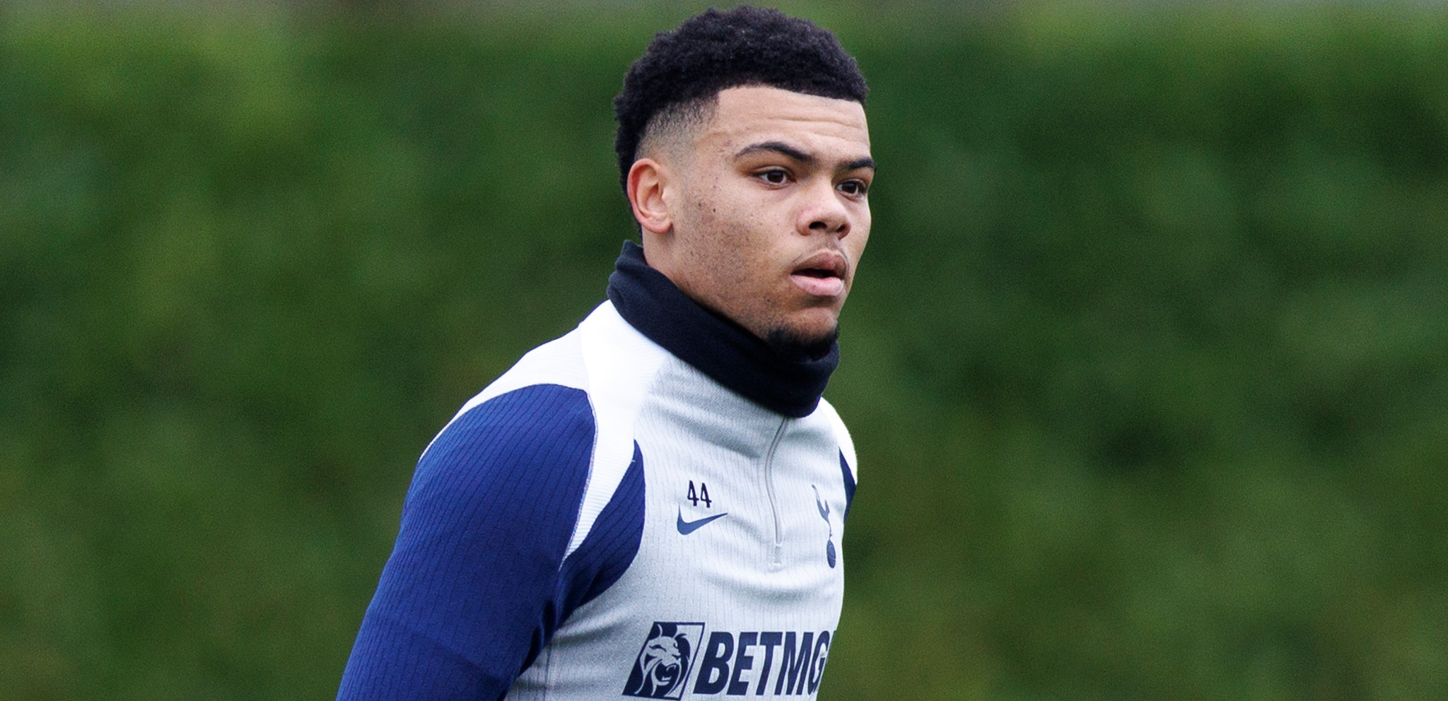 【公式発表】デイン・スカーレットがハイバーニアンへローン移籍、スコットランドでの飛躍を誓う