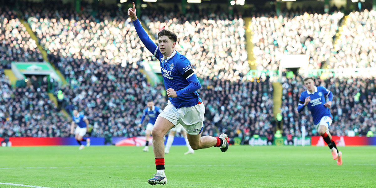 【ローン先での活躍】レンジャーズのマイキー・ムーアが宿敵セルティック戦で殊勲のゴール！18歳の至宝が「オールドファーム」で残した歴史的爪痕