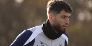 【会見抜粋】デゼルビ、初会見でクドゥスの「手術」の可能性に言及。代替アタッカー陣への確信